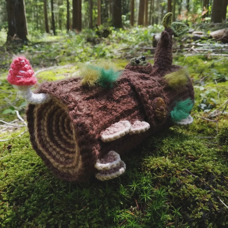Frog and Mushroom Log Pencil Pouch crochet pattern listing photo by Shroomigurumi