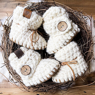 Classic Crochet Booties crochet design by Kelly Courtney / Loops and Things