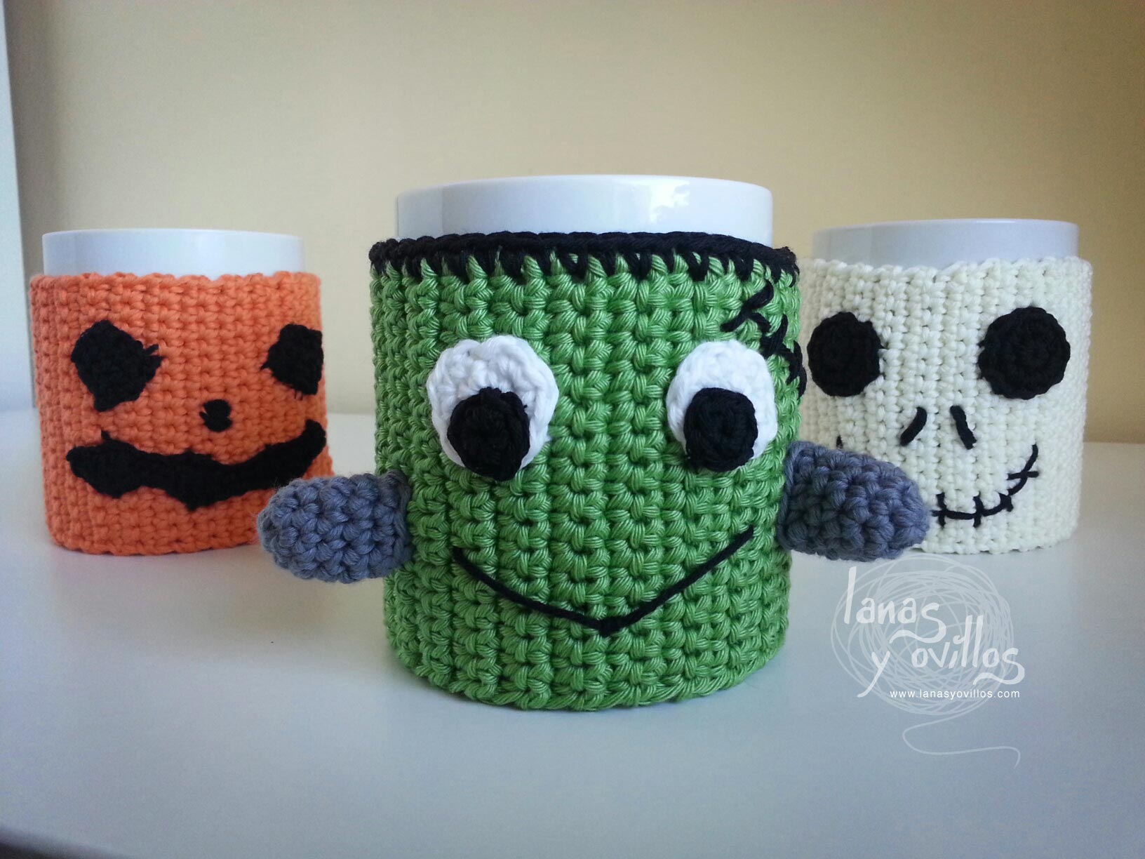 Frankenstein pumpkin and skull crochet mug cozy designs by Lanas y Ovillos