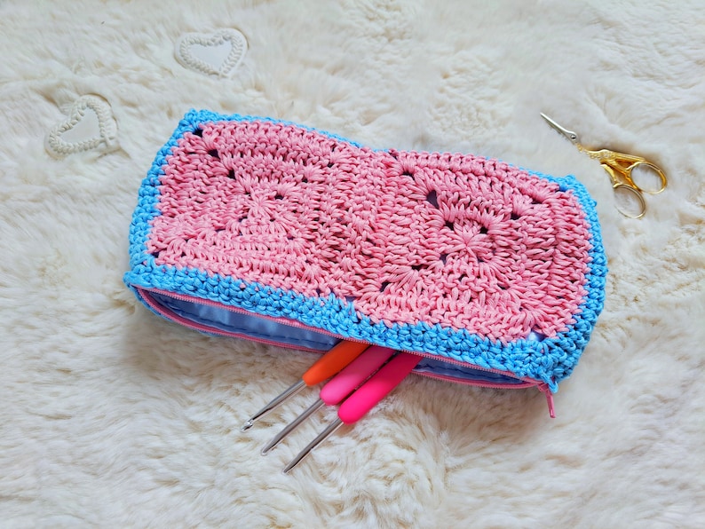 Solid granny square crochet hook and pencil case by Selina Veronique