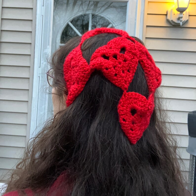 No-Sew Heart Bandana crochet design by BadgerCrochets