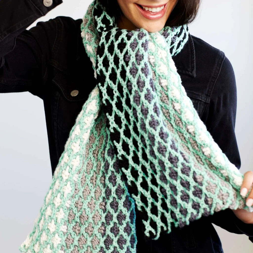 Chic scarf pattern design by A La Mode, showcasing stylish fabric and colors.