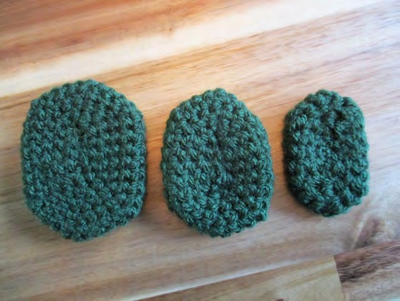 Crochet the three leaf sizes