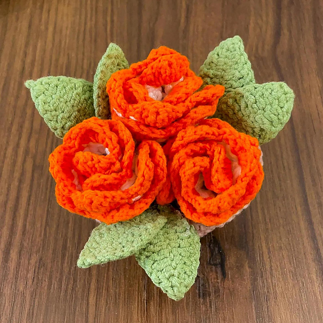 Elegant Rose Pot by HandTrendy Patterns