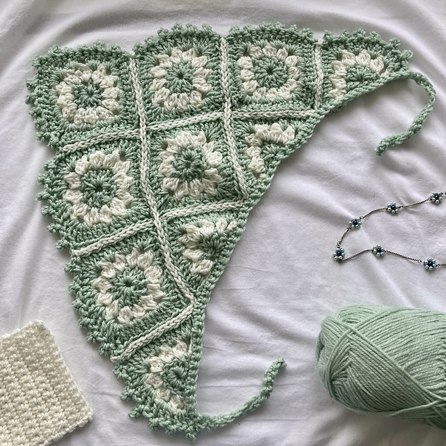 Dainty Daisy Bandana by Mia Burgess