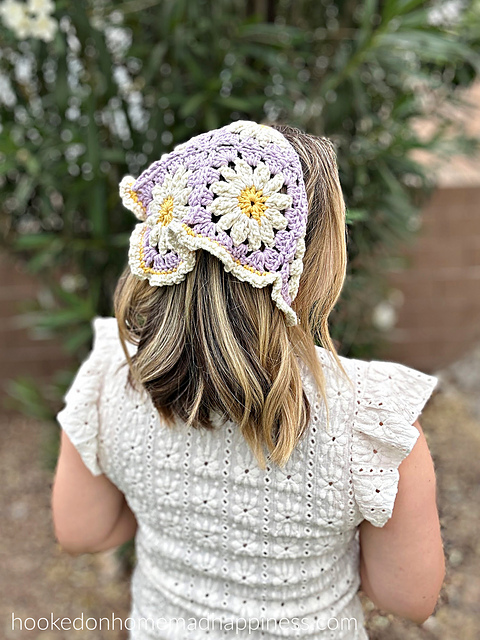 Daisy Hair Bandana by Breann Mauldin · Hooked on Homemade Happiness