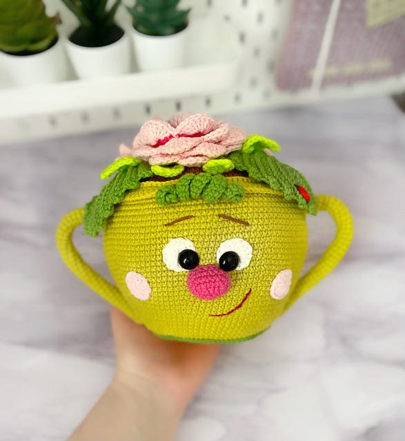 Rose Flower Pot by Ekaterina Litvinova