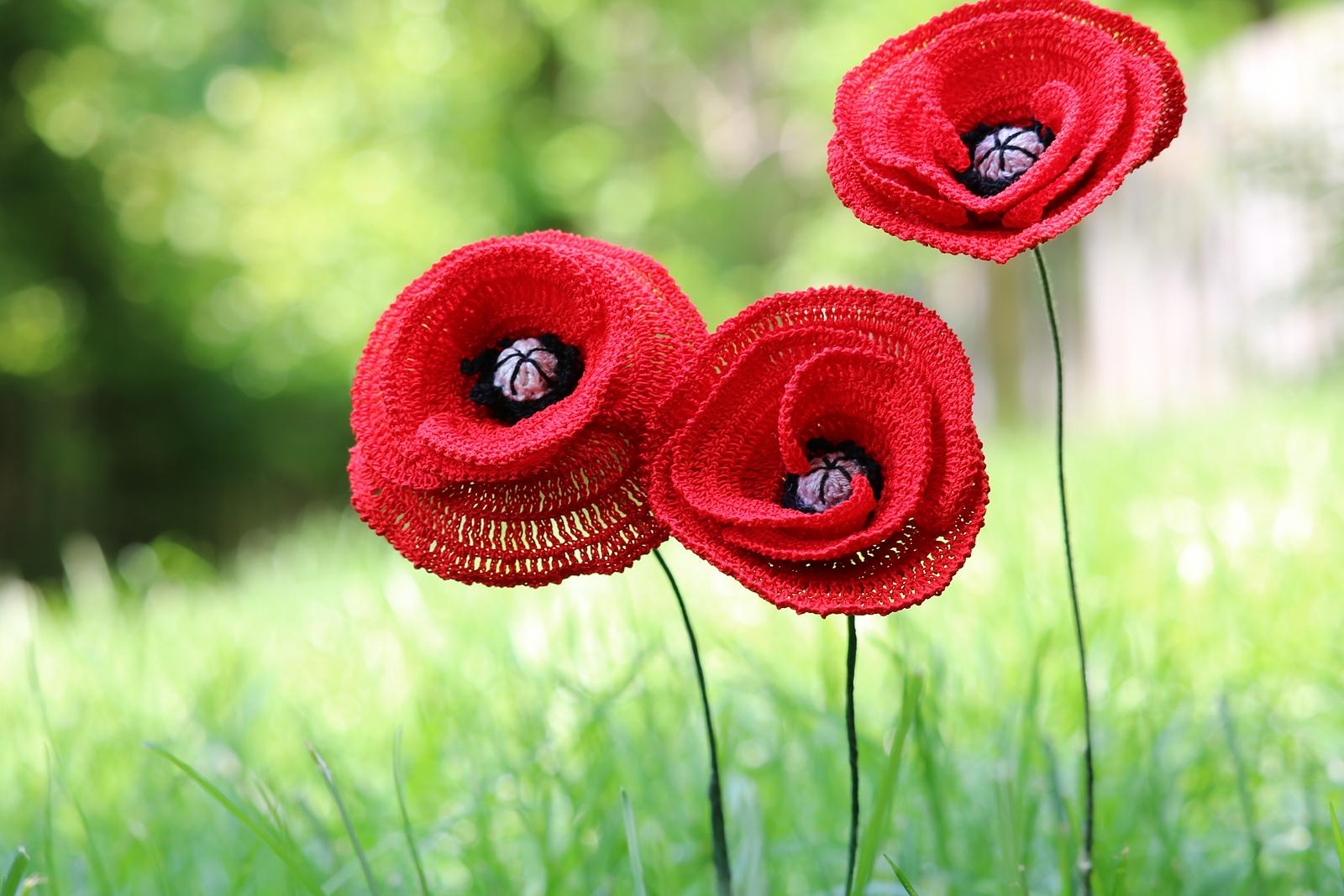 Poppy Flower crochet design by MargauxHoney