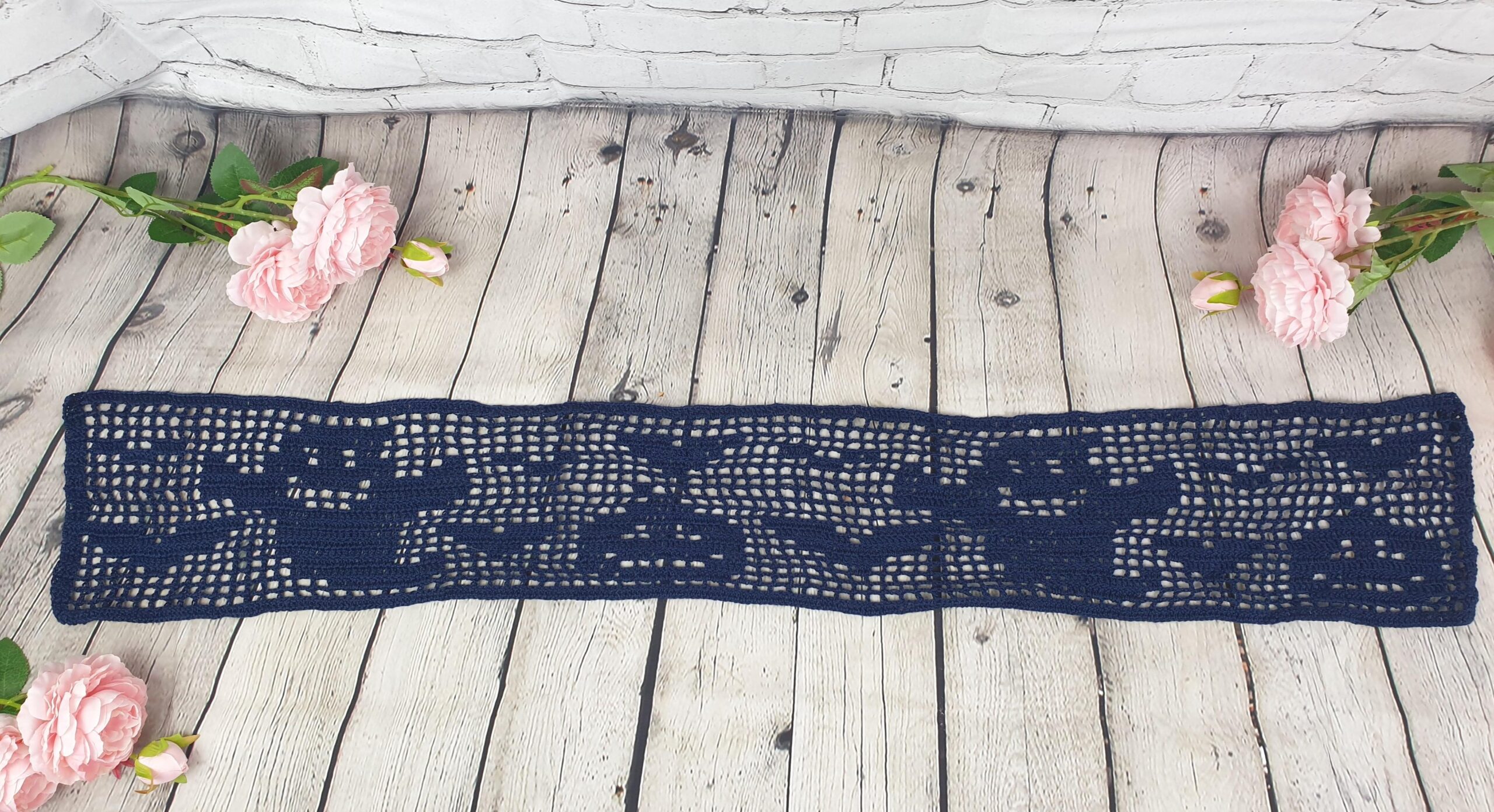 Filet Halloween Table Runner crochet design by Karin Burkart / Lovelyyarns