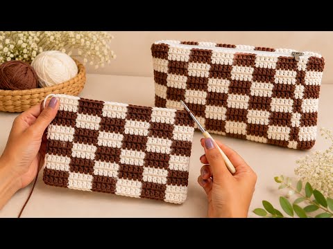 Checkered Zipper Bag Tutorial crochet design by The Knot Studio