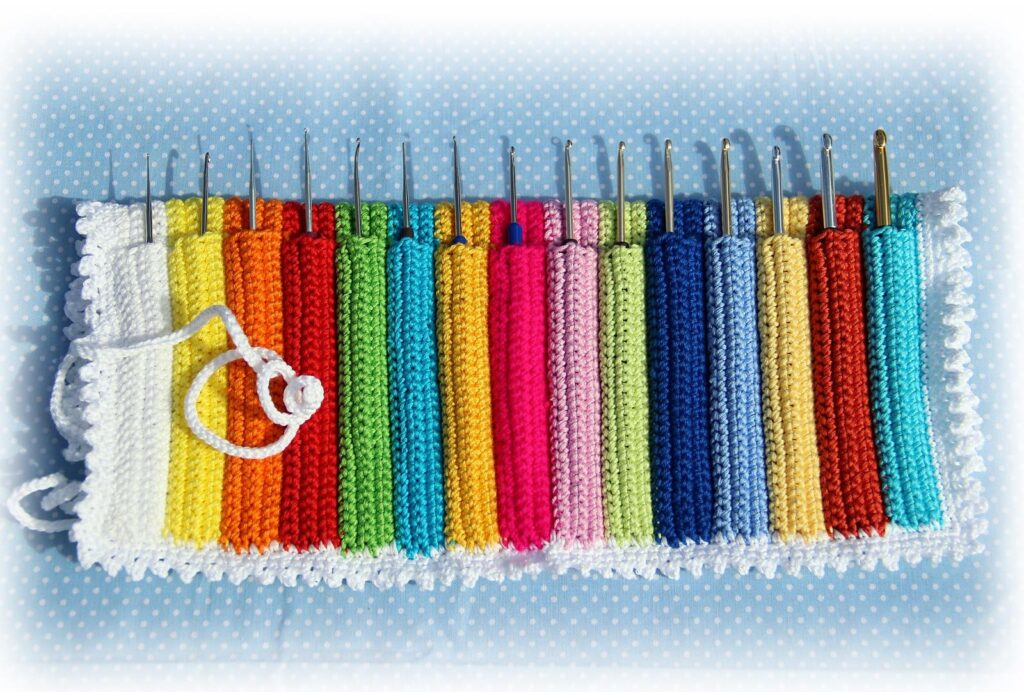 Organizer for Crochet Hooks and Pens crochet design by Knitwork By Ina