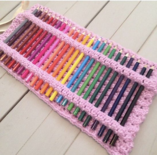 Star Stitch Pencil Roll crochet design by Alison Thompson