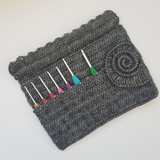 Ammonite Crochet Hook Roll crochet design by Dedri Uys / Look At What I Made