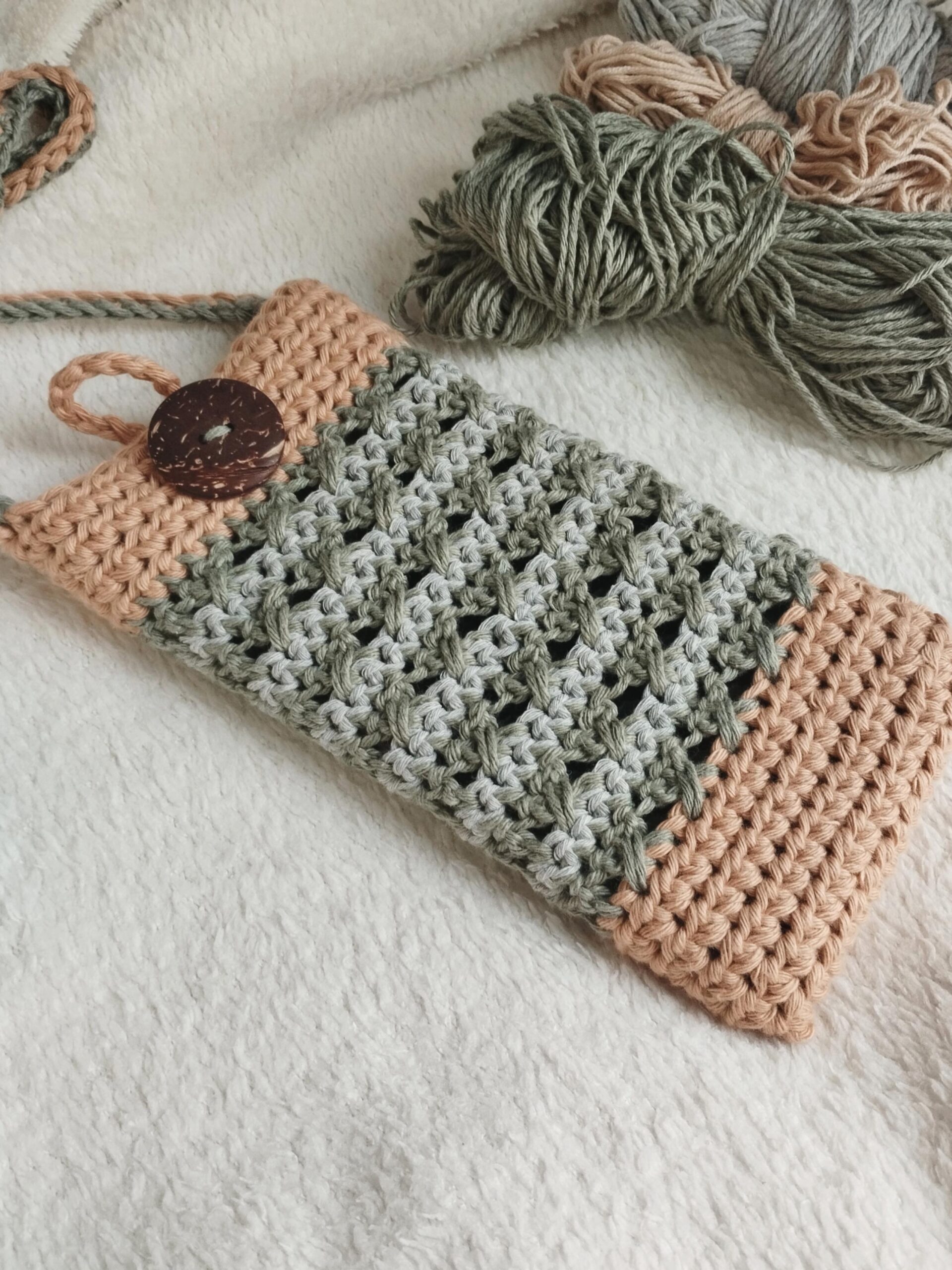 Paros Mobile Pouch crochet design by Nono Green Design